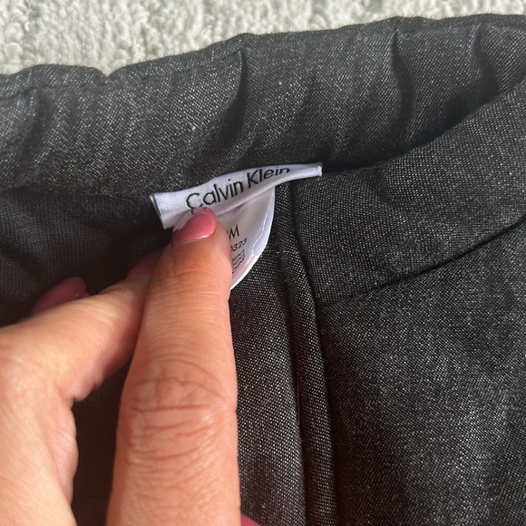 24 month - 2T Calvin Klein puffer vest grey excellent condition - Picture 3 of 4